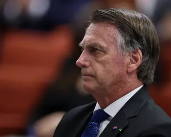 Escritório que pediu suspensão de pena de Bolsonaro deixa caso