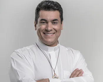 MP questiona contratação de padre palestrante por R$ 450 mil em Feira Grande
