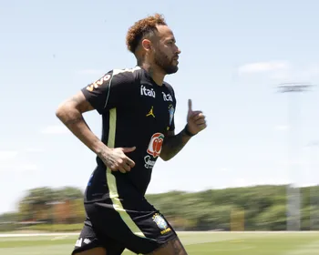 Neymar em campo e mudanças no horizonte: o dia de treino da Seleção