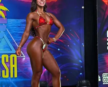 Nora de Xanddy e Carla Perez vence campeonato de fisiculturismo nos EUA