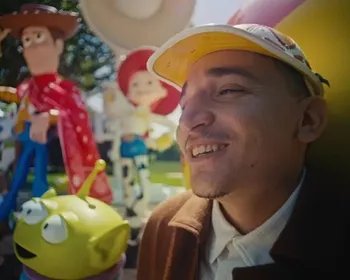 Para "Toy Story 5", João Gomes regrava "Amigo Estou Aqui"