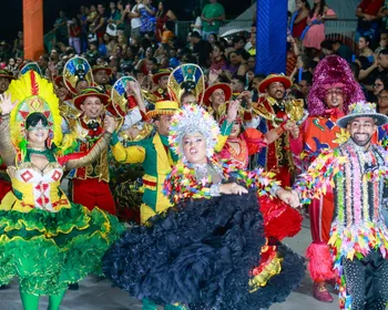 Pé de Serra transforma cultura do boi em celebração da diversidade no Forró & Folia