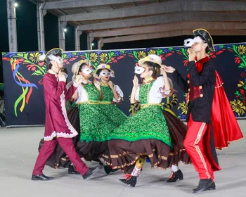 Pé de Serra transforma cultura do boi em celebração da diversidade no Forró & Folia
