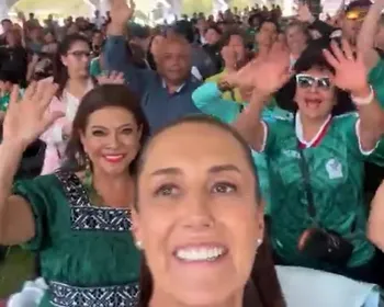 Presidente do México vê abertura da Copa fora do estádio