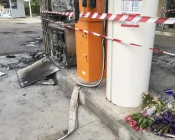 Quatro imigrantes são queimados vivos dentro de carro no sul da Itália