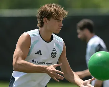 Real Madrid e Como chegam a acordo por Nico Paz, jogador da seleção da Argentina