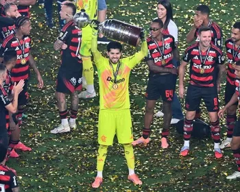 Rossi recebe sondagens, mas segue valorizado no Flamengo e saída é improvável