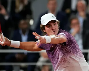 Saiba quanto João Fonseca faturou após eliminação no ATP de Halle