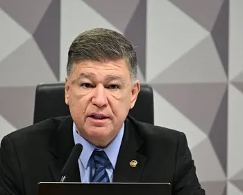 Senador propõe escala 4x3 para profissionais da saúde e segurança