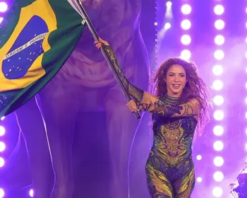 Shakira é criticada por versão de Dai Dai com Léo Santana e Filipe Ret