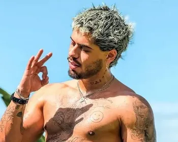 Solteiro, Zé Felipe chama a atenção com indireta: "Cachorro"