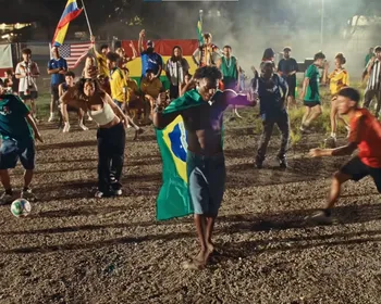 Streamer faz música para Copa do Mundo e Internet classifica como "melhor que a oficial"