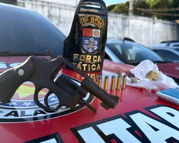 Suspeito de tráfico é preso com drogas e arma de fogo no Benedito Bentes