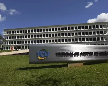 TCU arquiva representação de Flávio Bolsonaro contra ex-nora de Lula