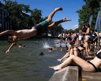 Treze pessoas morrem afogadas na França enquanto população busca alívio para onda de calor na Europa