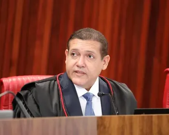 TSE mantém suspensão de pesquisa com áudio contra Flávio, mas adia decisão