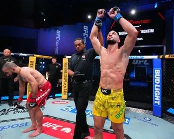 UFC: Gabriel Bonfim domina Belal, vence e desafia Maddalena