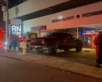 Velas acesas por casal podem ter provocado incêndio em apartamento na orla de Maceió