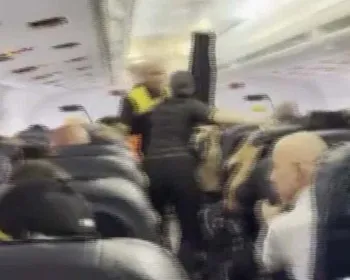 Vídeo flagra pânico em avião durante terremotos na Venezuela