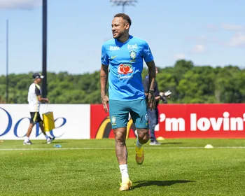 Vídeo: Neymar intensifica treinamento e mostra que pode jogar na próxima partida