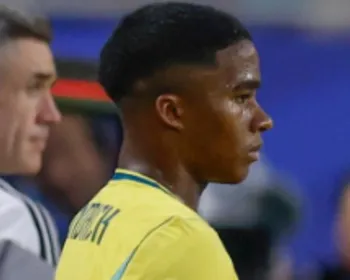 Web fica chocada com detalhe usado por Endrick em campo