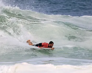 WSL anuncia craque das ondas gigantes para etapa de Saquarema