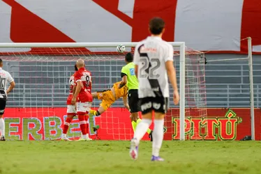 
				Assista aos melhores momentos: CRB sai atrás, reage e vira para 4 a 2 no Rei Pelé
			
			