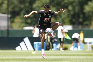 
				Brasil realiza treino em preparação para a partida contra o Haiti; confira as imagens
			
			