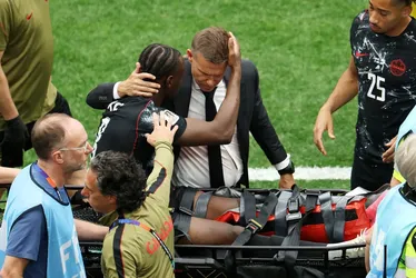 
				Cena forte na Copa: jogador do Canadá quebra a perna contra o Catar
			
			