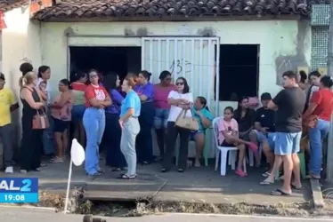 
				Comoção marca enterro de menina de 8 anos que morreu após sofrer descarga elétrica em Alagoas
			
			
