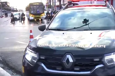 
				Conversão irregular termina em acidente e congestionamento na Fernandes Lima
			
			
