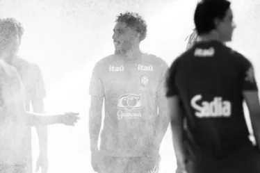 
				Copa do Mundo: Éderson publica primeiras fotos em treino da Seleção
			
			