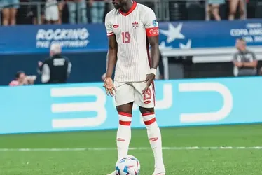 
				De campo de refugiados à elite do futebol: conheça Alphonso Davies, estrela canadense
			
			