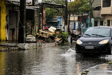 
				Em 4 dias, já choveu 11% do volume esperado para junho em Maceió, diz Defesa Civil
			
			
