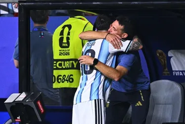 
				Jornalista aponta motivo de choro de Messi durante jogo da Copa do Mundo
			
			