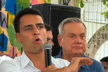 
				Lessa reaparece após acordo de JHC com Luciano subir no telhado
			
			