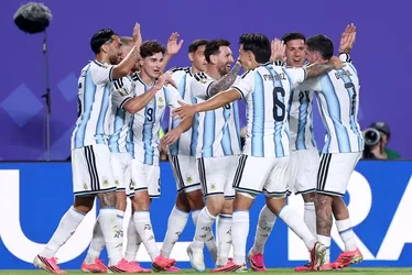 
				Mac Allister exalta Messi após vitória da Argentina: "O mais importante de todos"
			
			