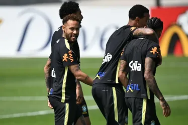 
				Neymar segue nova etapa de treinos na Seleção
			
			