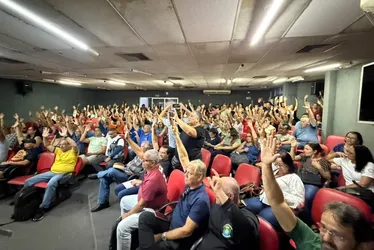 
				Rodrigo chega a acordo com servidores de Maceió: reajuste será de 6%
			
			