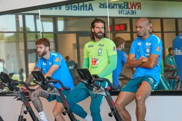 
				Sem Alisson, treino do Brasil tem Neymar em ritmo acelerado
			
			