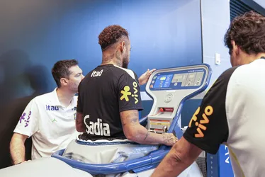 
				Veja como foi: CBF divulga imagens de Neymar em fisioterapia nos EUA
			
			
