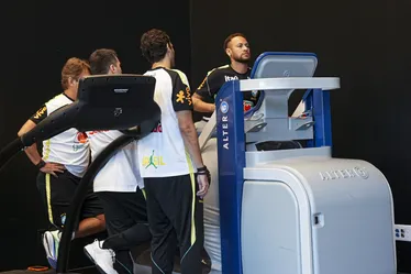 
				Veja como foi: CBF divulga imagens de Neymar em fisioterapia nos EUA
			
			