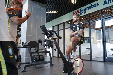 
				Veja como foi: CBF divulga imagens de Neymar em fisioterapia nos EUA
			
			