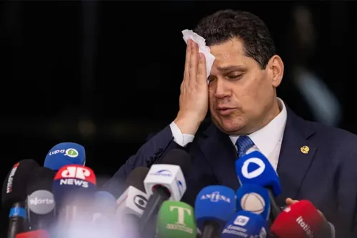 
				Alcolumbre terá reunião com autores da PEC da 6x1 na próxima semana
			
			