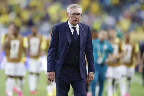 
				Ancelotti pede "foco e confiança" em post após vitória do Brasil na Copa
			
			