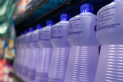 
				Anvisa proíbe e manda apreender 3 marcas conhecidas de cosméticos e álcool
			
			