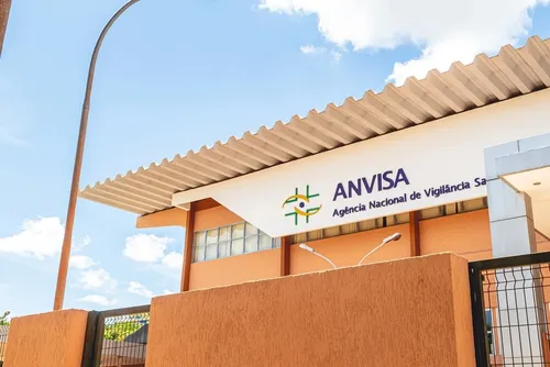 
				Anvisa proíbe suplemento e suspende lotes de creatina em goma
			
			