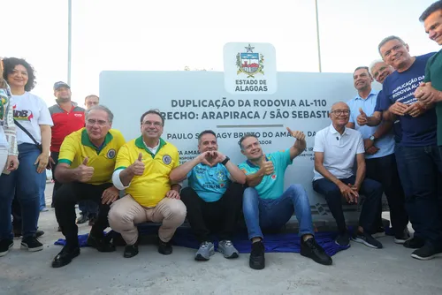 
				Ao lado de Luciano e Nezinho, Paulo entrega duplicação da AL-110 e destaca avanços em infraestrutura, segurança e educação
			
			