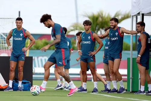 
				Aviso de tempestade em Miami interrompe treino da seleção de Portugal
			
			