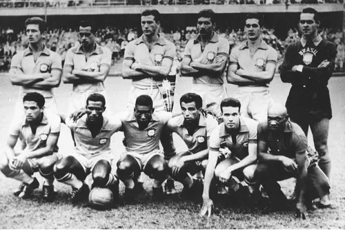 
				Baú da Seleção: as lembranças da Amarelinha em 24 de junho
			
			